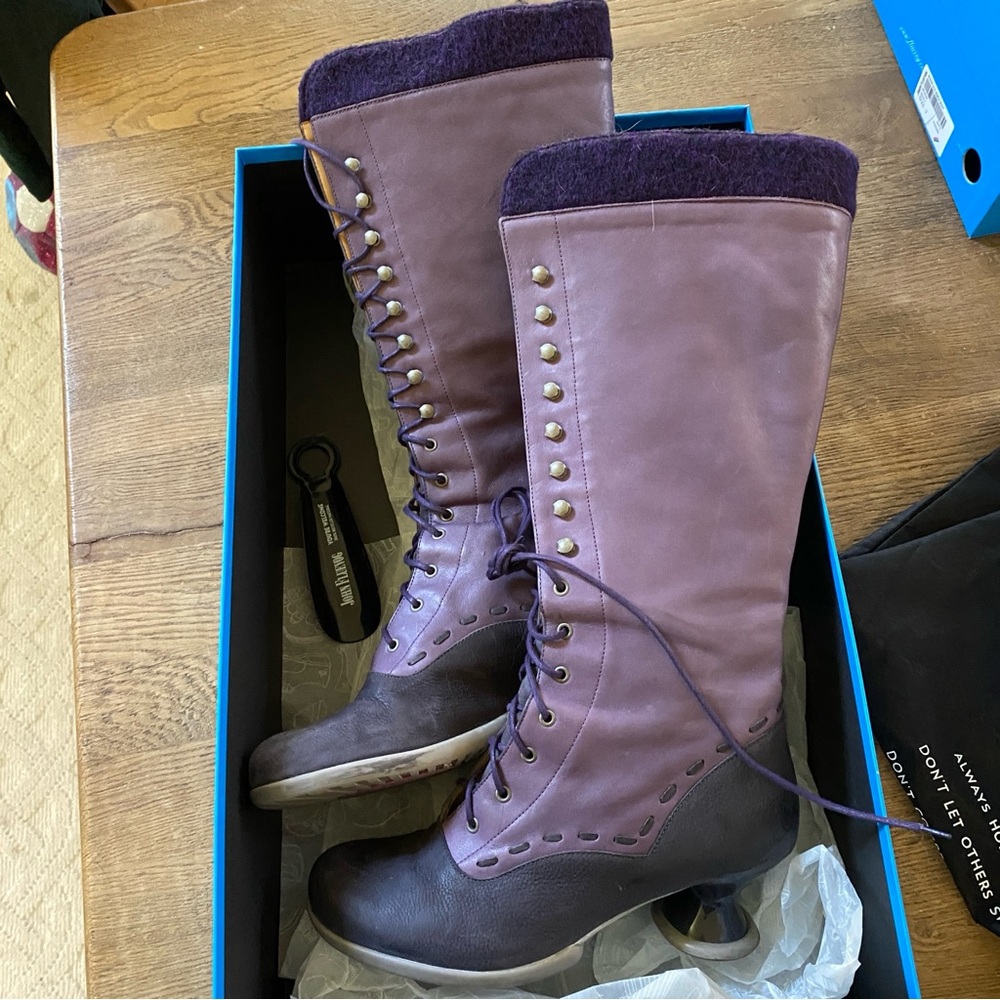 Retired Fluevog Optimist tall lace up boot w/ dust bag and box